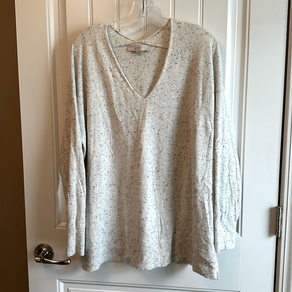 LOFT Sweaters - LOFT soft v-neck sweater. Heathered grey with black navy & tan spots. XL EUC